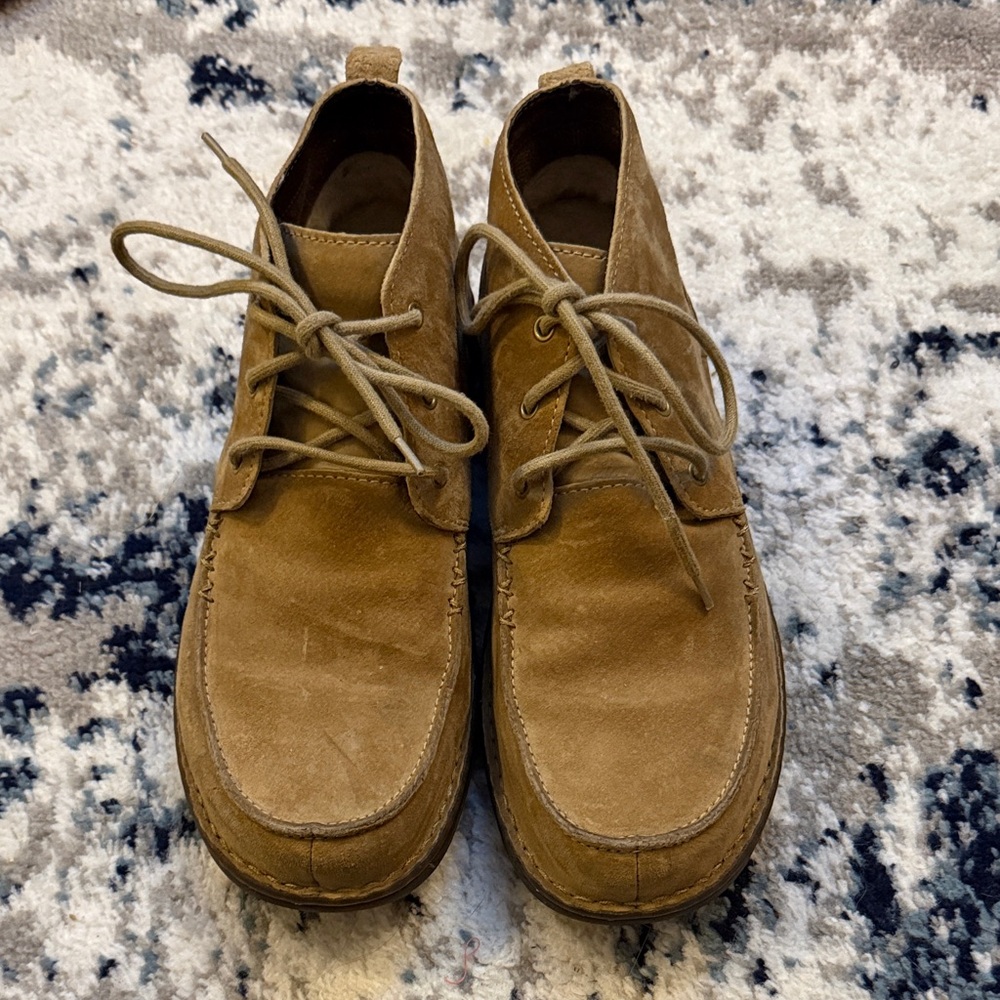 UGG Australia Men's Brown Suede Chukka Boots